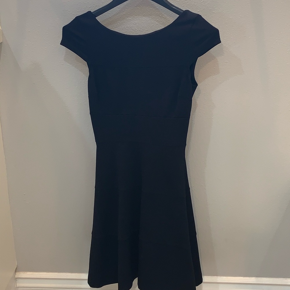 Banana Republic black dress cap sleeve